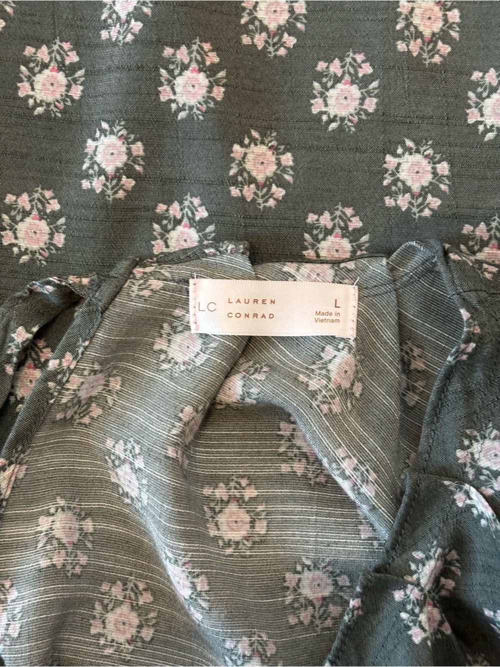 LC Lauren Conrad Women’s Floral Blouse - Size Large - Green/Pink - Picture 13 of 16